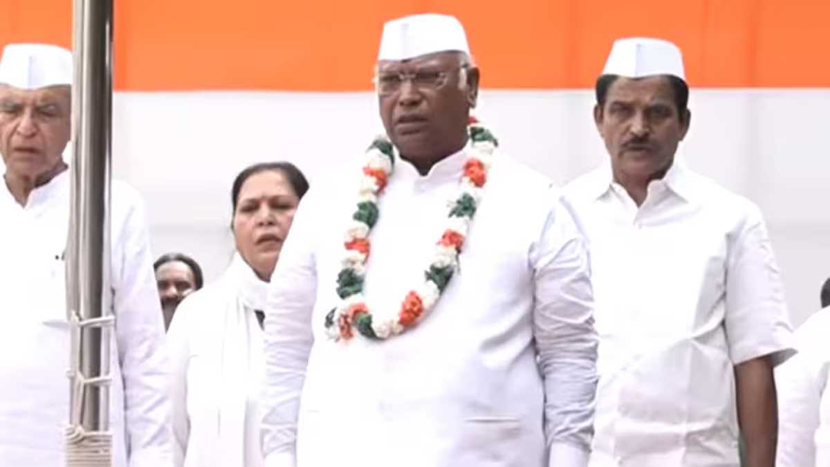 लाल किले पर स्वतंत्रता दिवस समारोह में शामिल नहीं हुए खड़गे, कहां आज लोकतंत्र को बड़ा खतरा